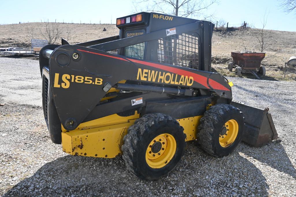 2005 New Holland LS185.B skid loader