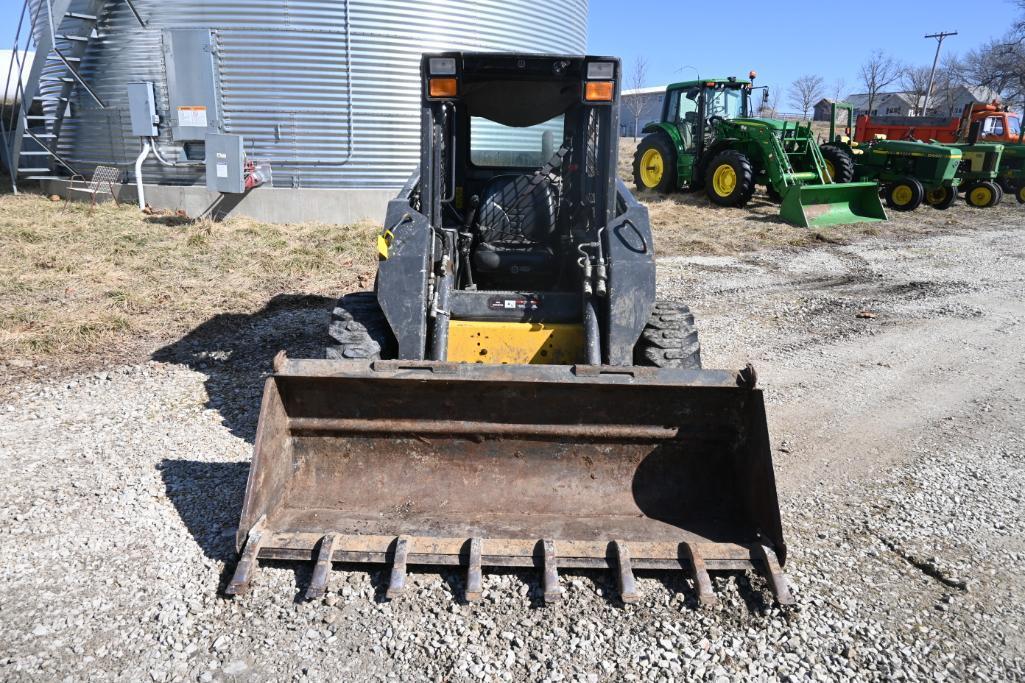 2005 New Holland LS185.B skid loader