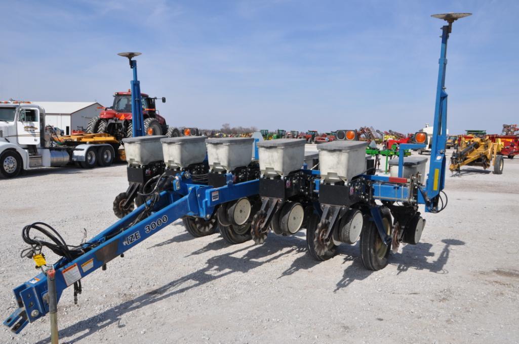 Kinze 3000 6/11 planter