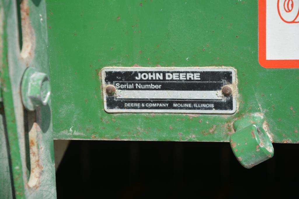 John Deere 535 round baler