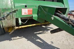 John Deere 535 round baler