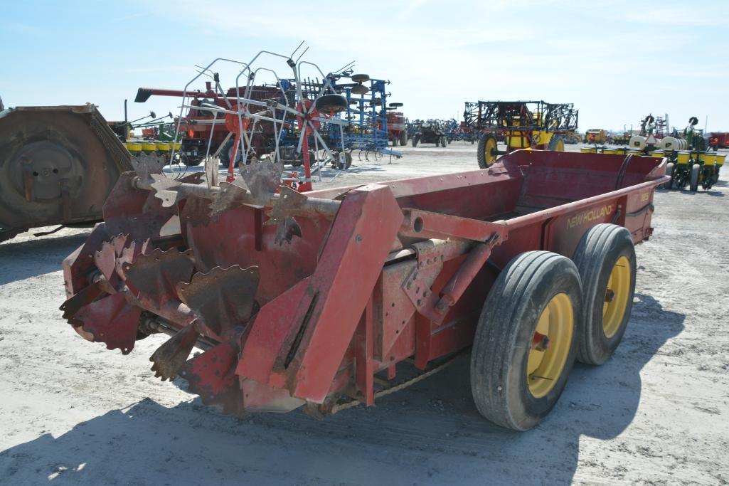 New Holland 185 manure spreader