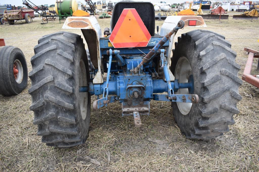 Ford 1920 MFWD tractor