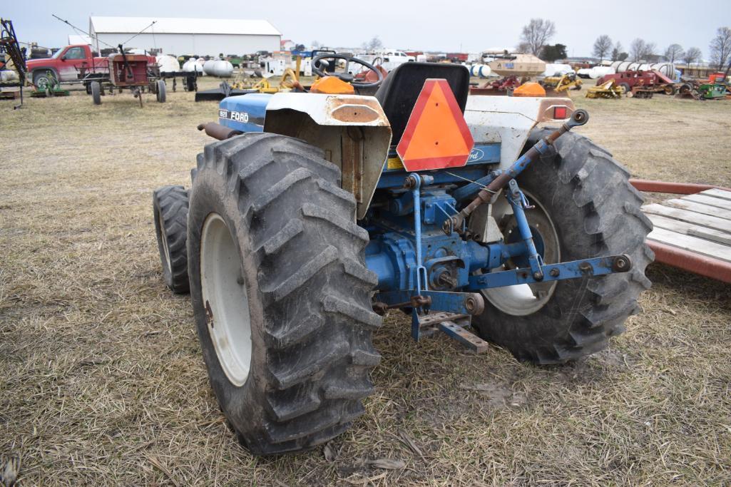 Ford 1920 MFWD tractor