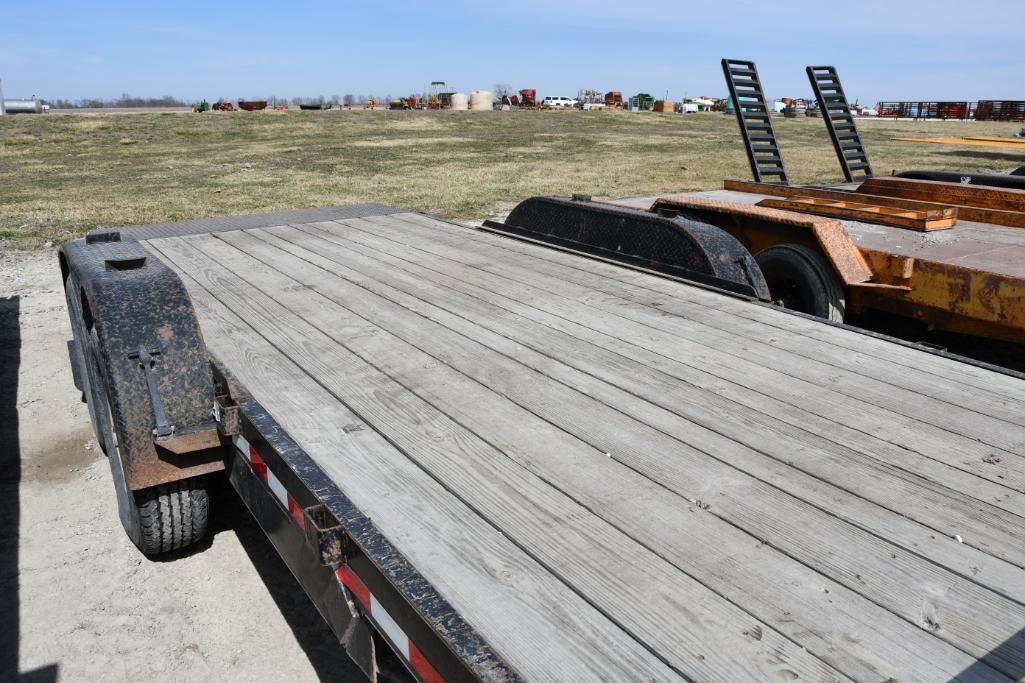 1999 Mustang 18' flatbed trailer