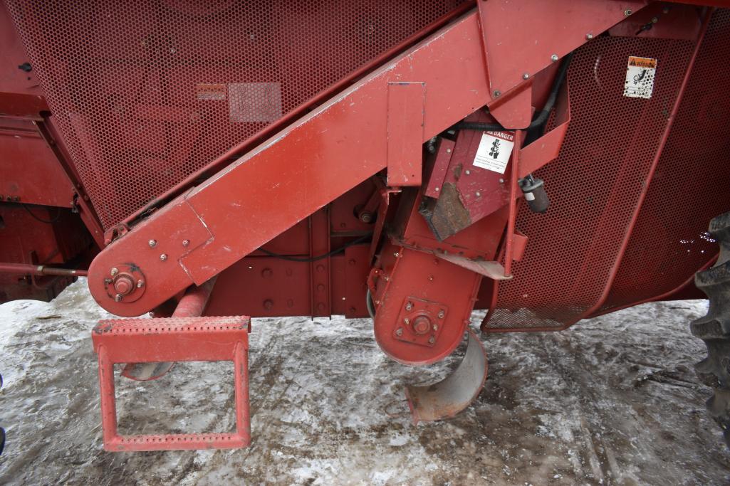 2002 Case-IH 2388 2wd combine