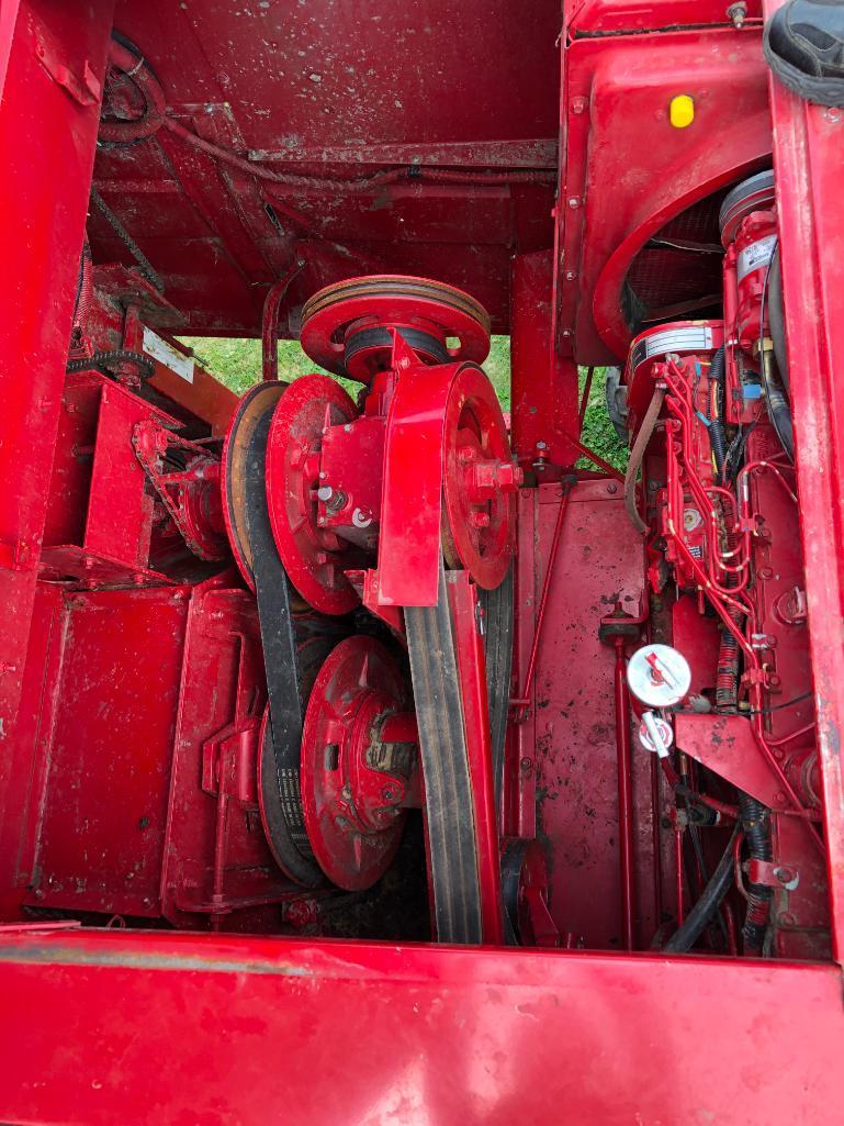 1994 Case 2166 2wd combine