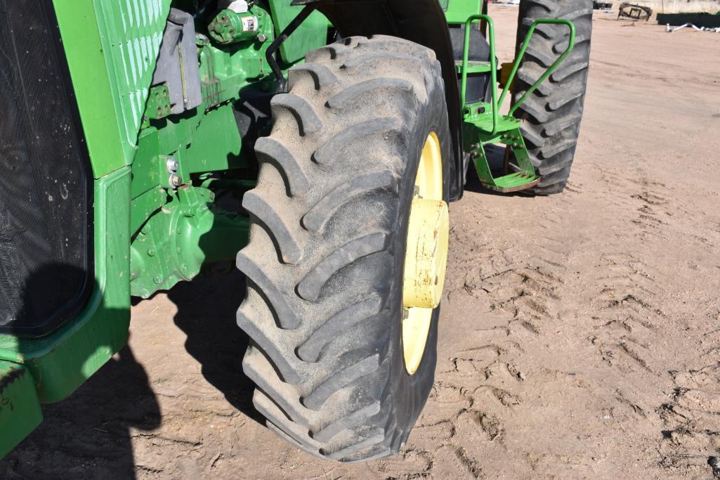 1996 John Deere 8100 MFWD tractor