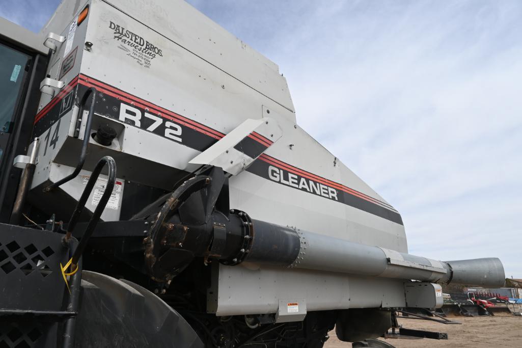 Gleaner R72 2wd combine