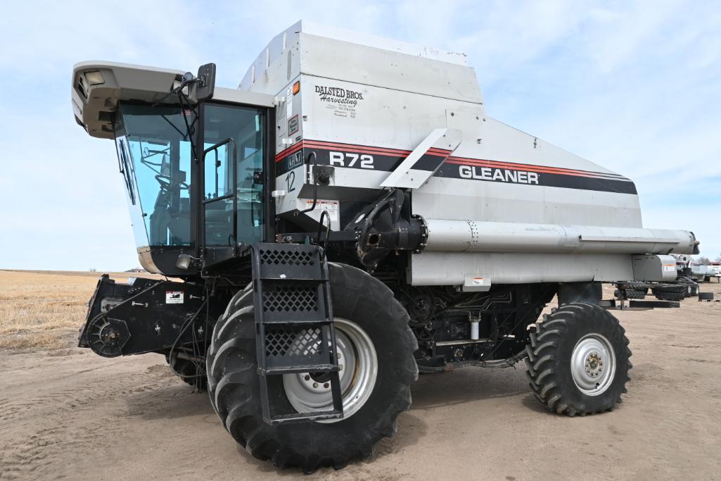 Gleaner R72 4wd combine