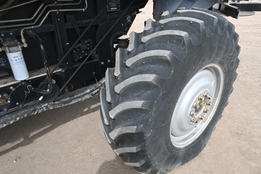 Gleaner R72 4wd combine