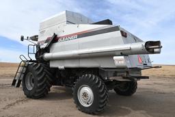 Gleaner R72 4wd combine