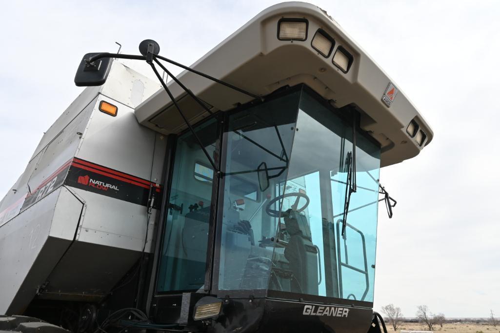 Gleaner R72 4wd combine