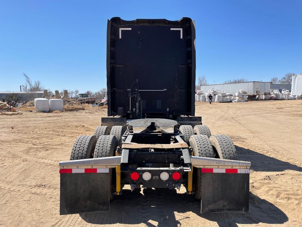 2014 Kenworth T680 semi