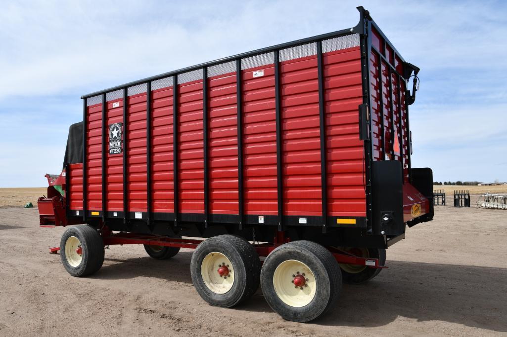 2019 Meyer RT220 forage wagon