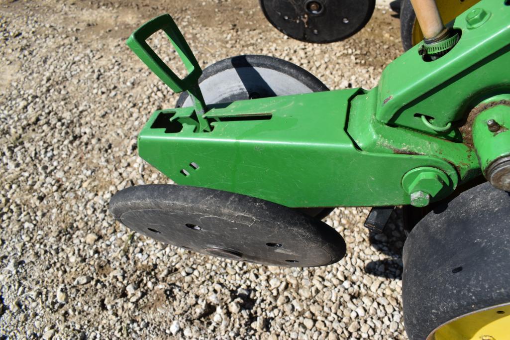 John Deere 7200 12 row 30" planter