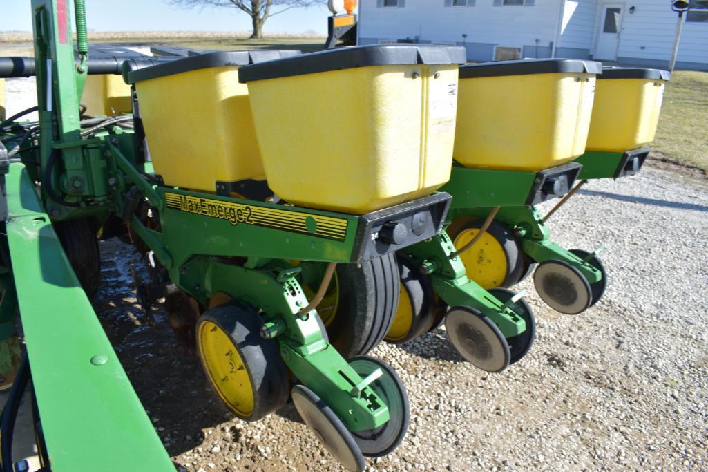 John Deere 7200 12 row 30" planter