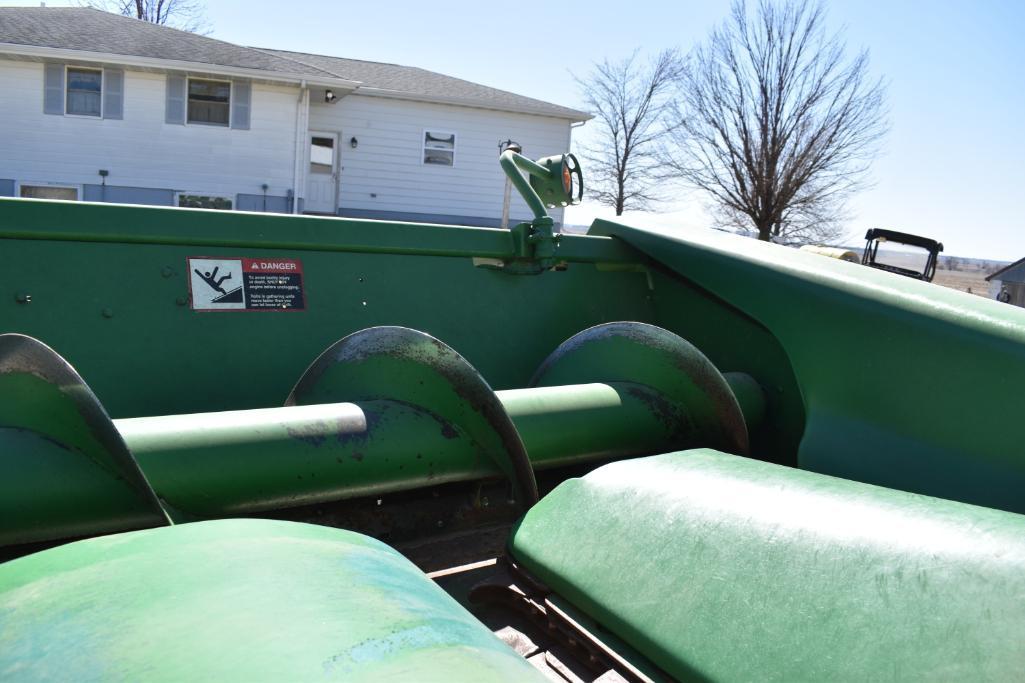 1997 John Deere 893 8 row 30" corn head