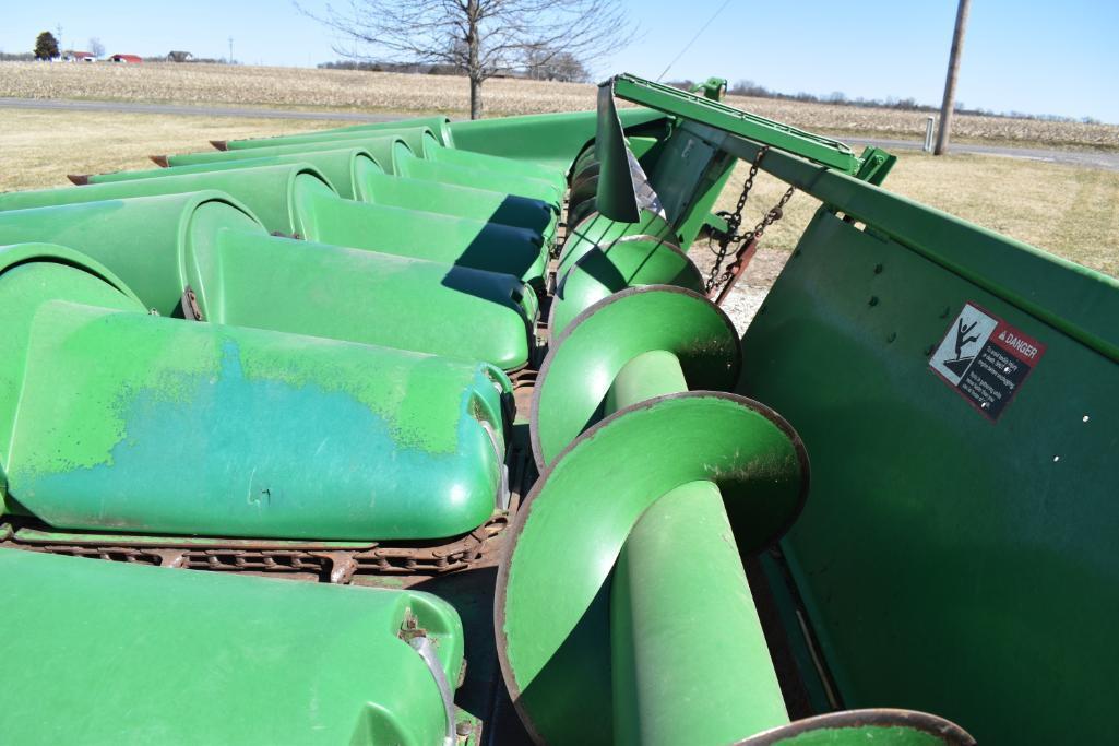 1997 John Deere 893 8 row 30" corn head