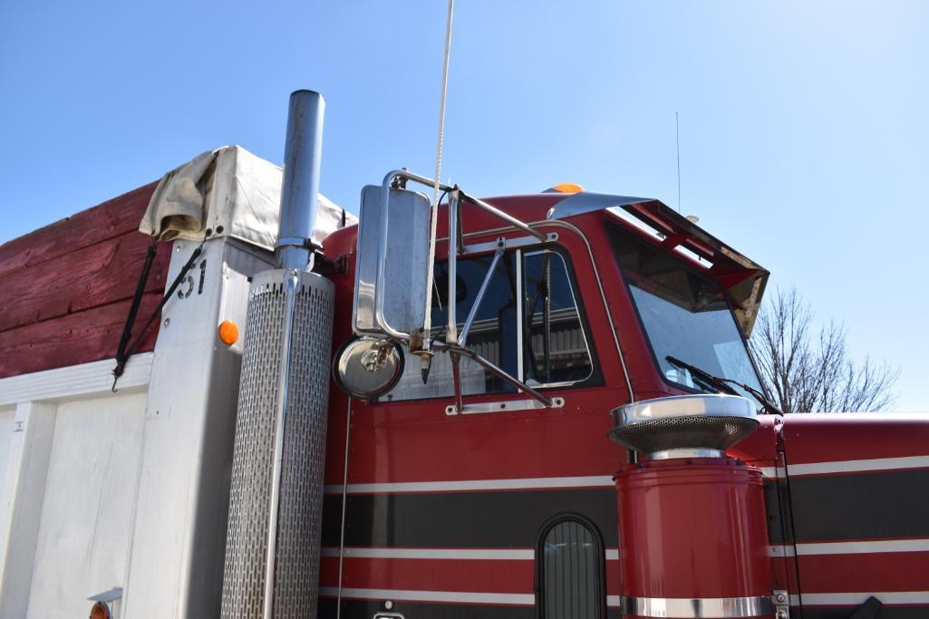 1987 Peterbilt 357 grain truck