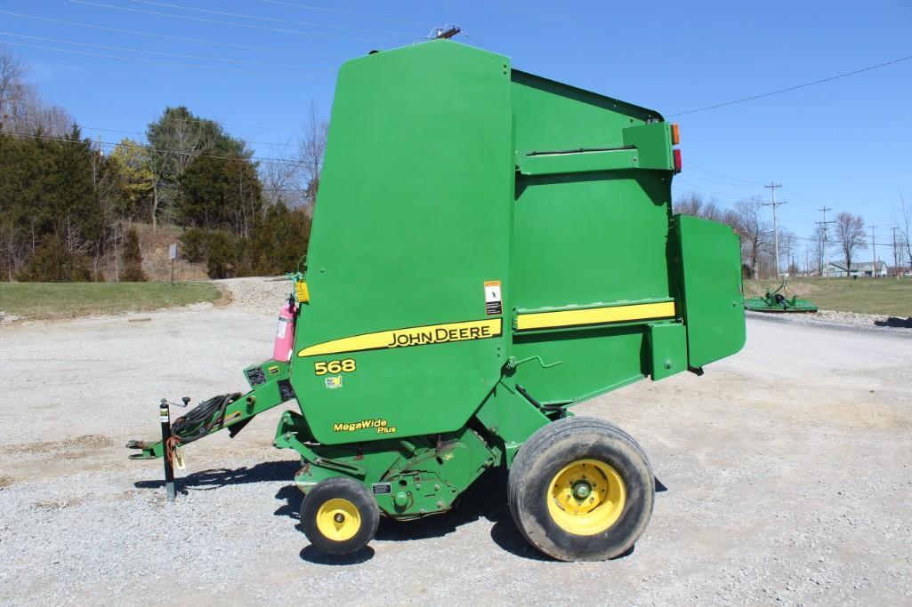 2008 John Deere 568 round baler