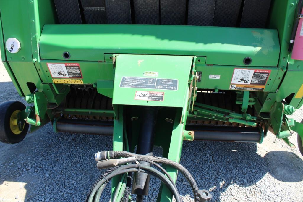 2008 John Deere 568 round baler