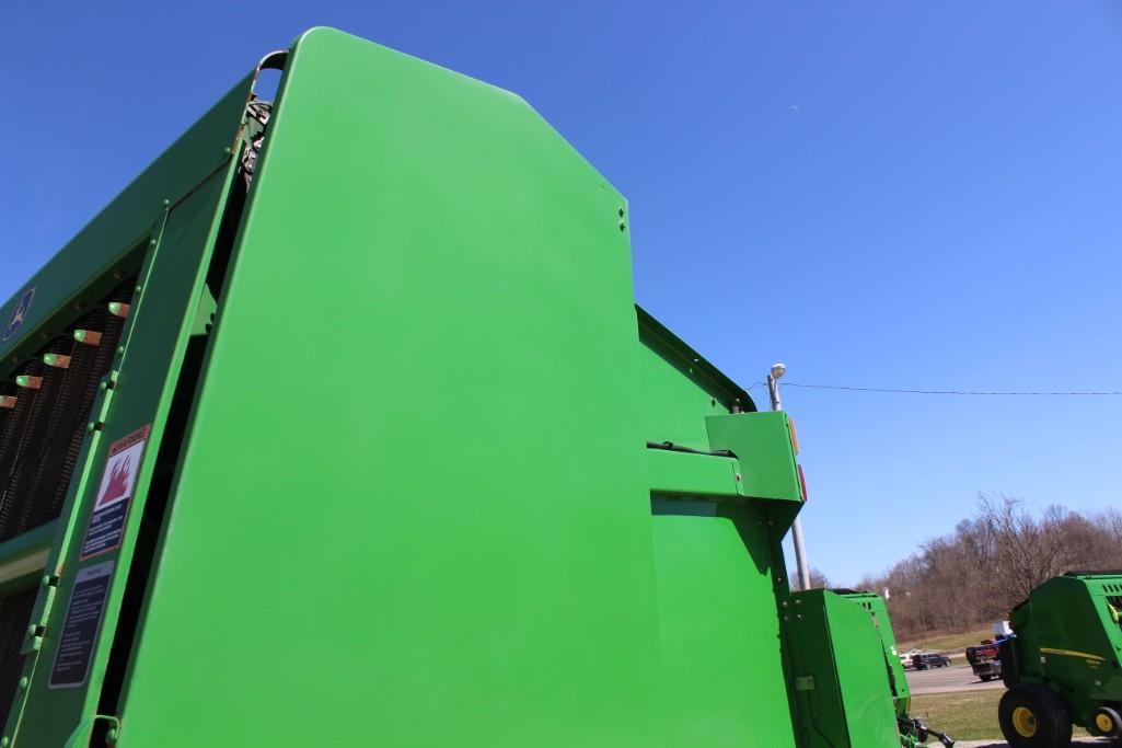 2008 John Deere 568 round baler