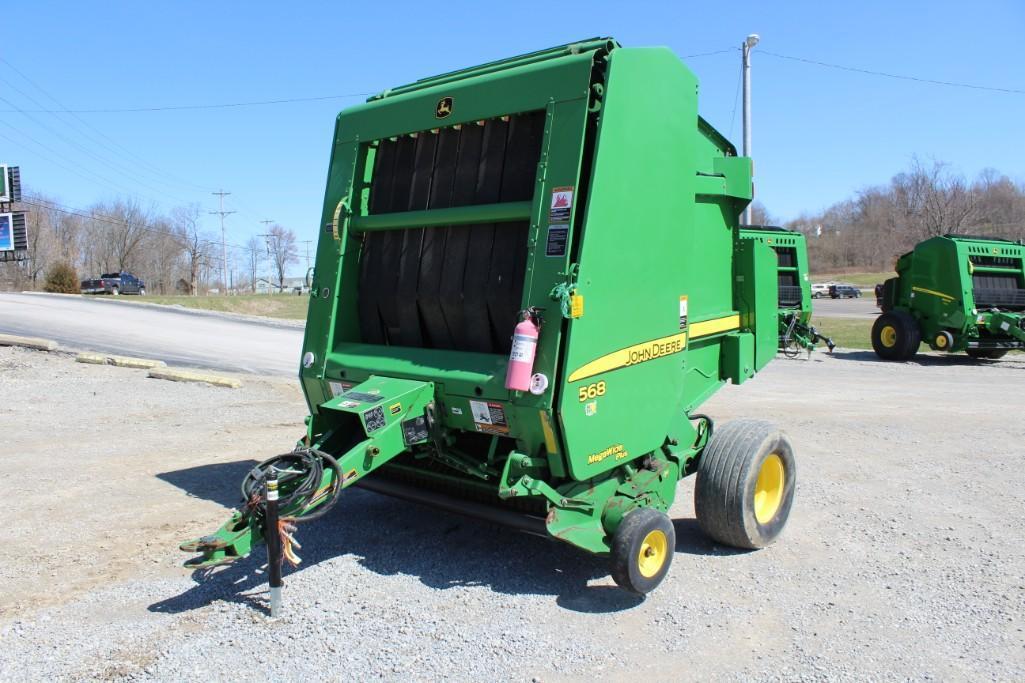 2008 John Deere 568 round baler