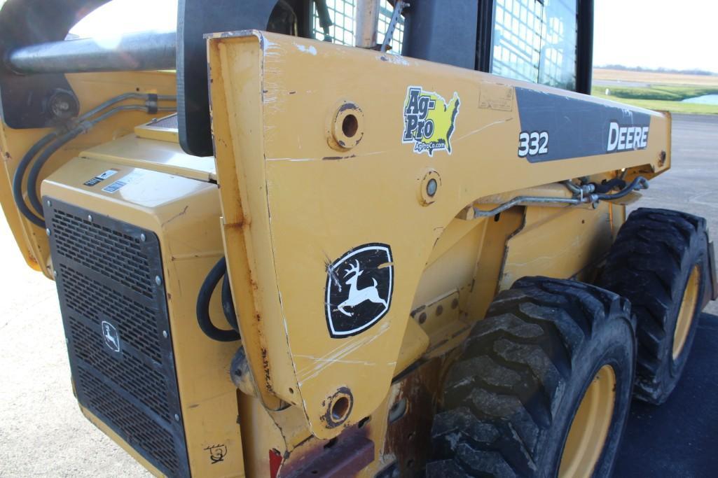 2006 John Deere 332 skid steer