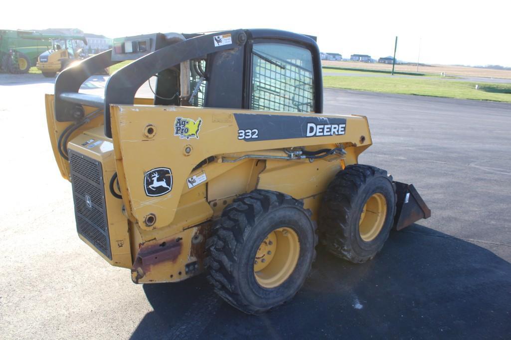 2006 John Deere 332 skid steer