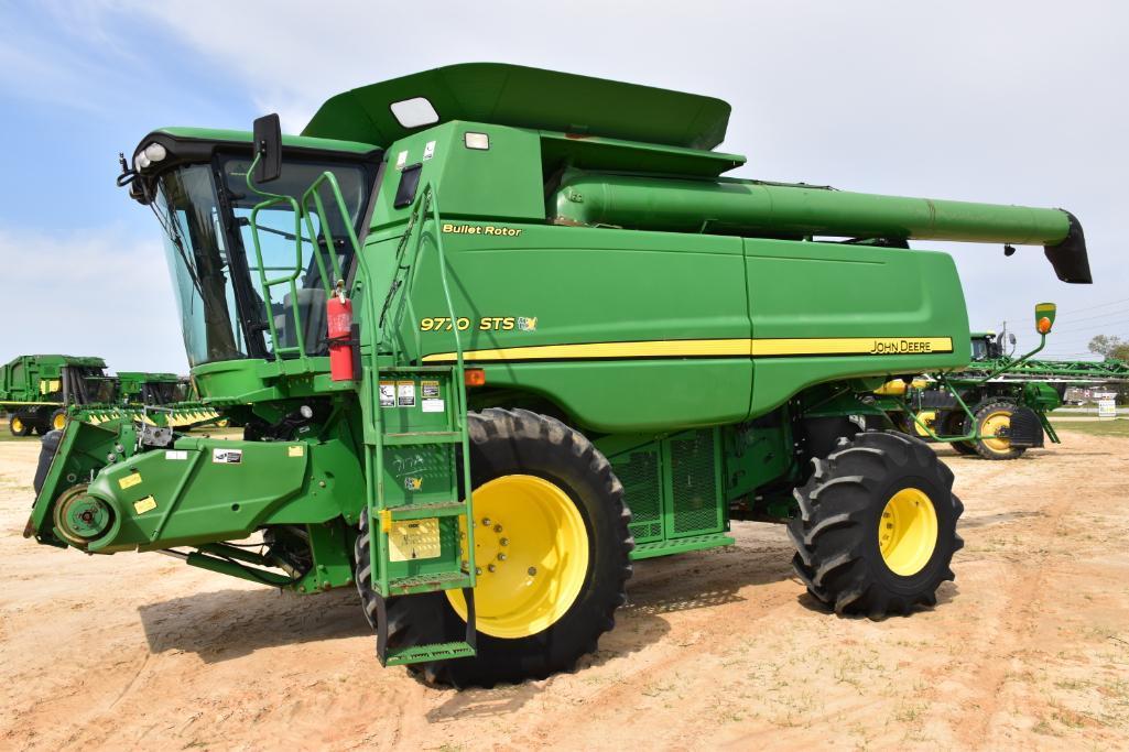 2009 John Deere 9770 STS 4WD combine