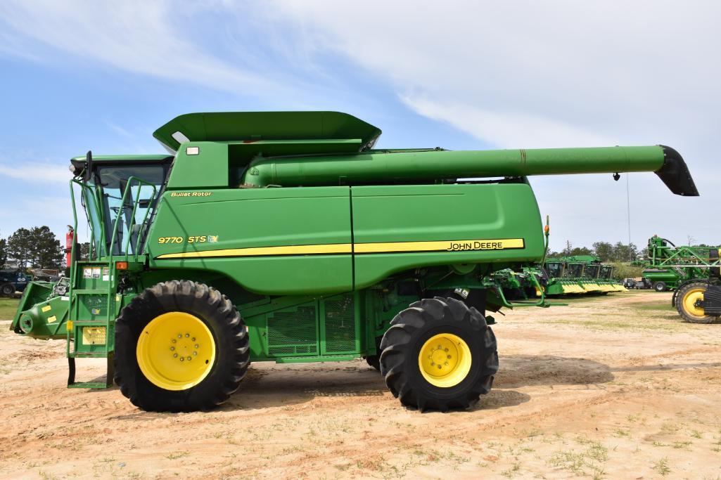 2009 John Deere 9770 STS 4WD combine