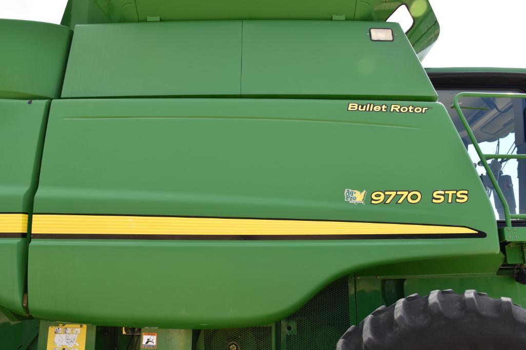 2009 John Deere 9770 STS 4WD combine