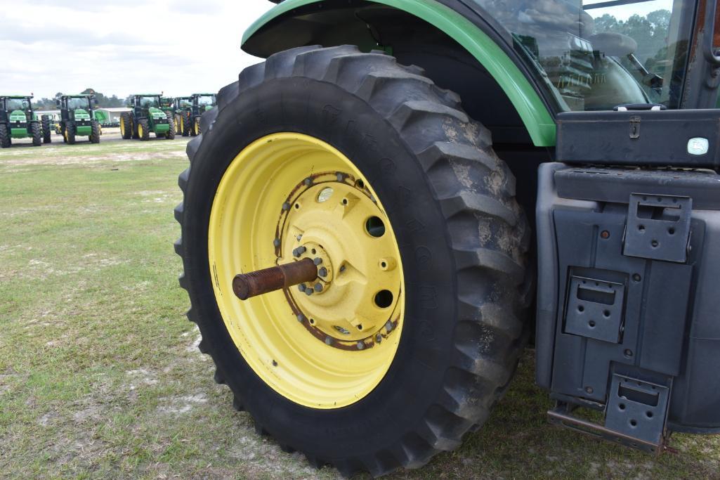 2013 John Deere 7200R MFWD tractor