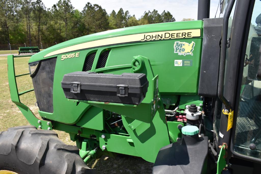 2018 John Deere 5085E MFWD tractor