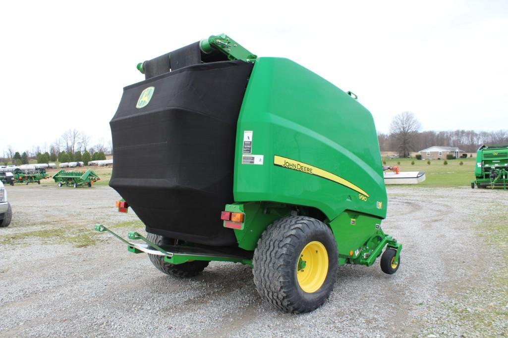 2016 John Deere 990 round baler