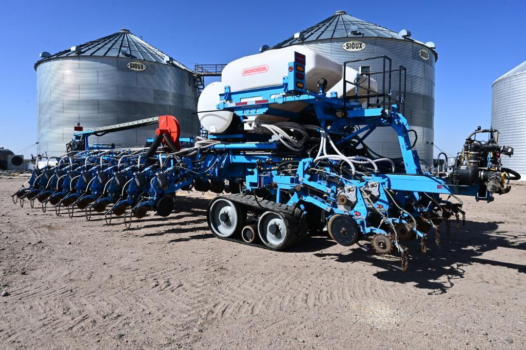 2013 Monosem NG+4 24 row 30" CSS planter