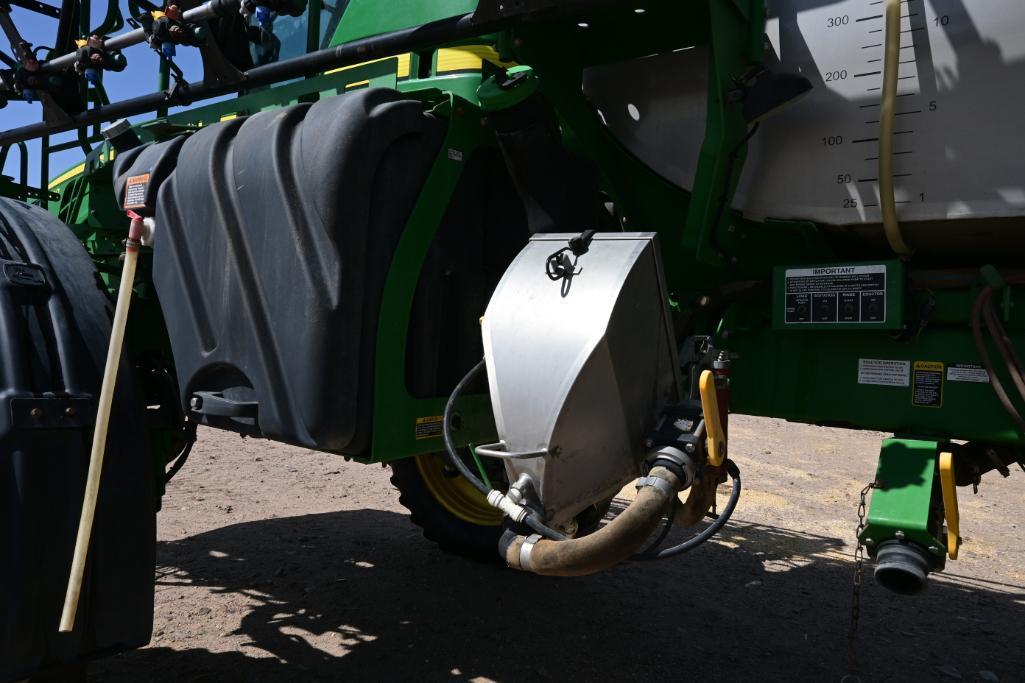 2013 John Deere 4940 self-propelled sprayer