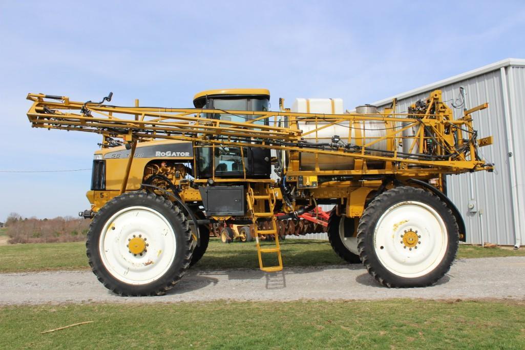 RoGator 1084 self-propelled sprayer