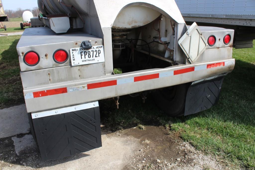 1969 4,200 gal. tanker trailer