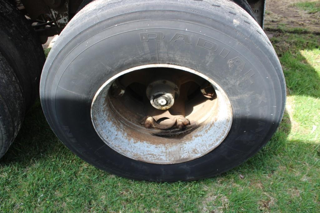 1969 4,200 gal. tanker trailer