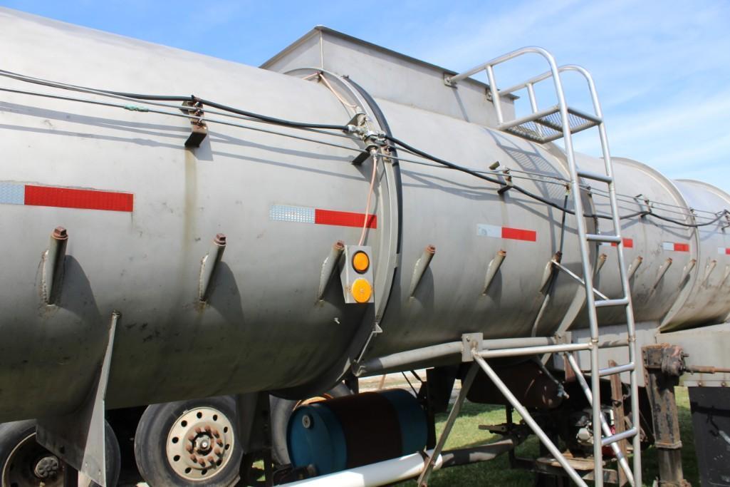 1969 4,200 gal. tanker trailer