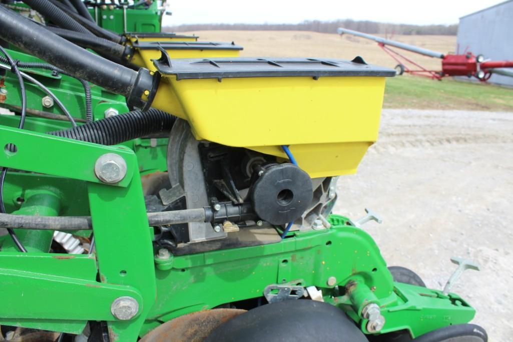 2016 John Deere 1795 CCS 12/24 planter