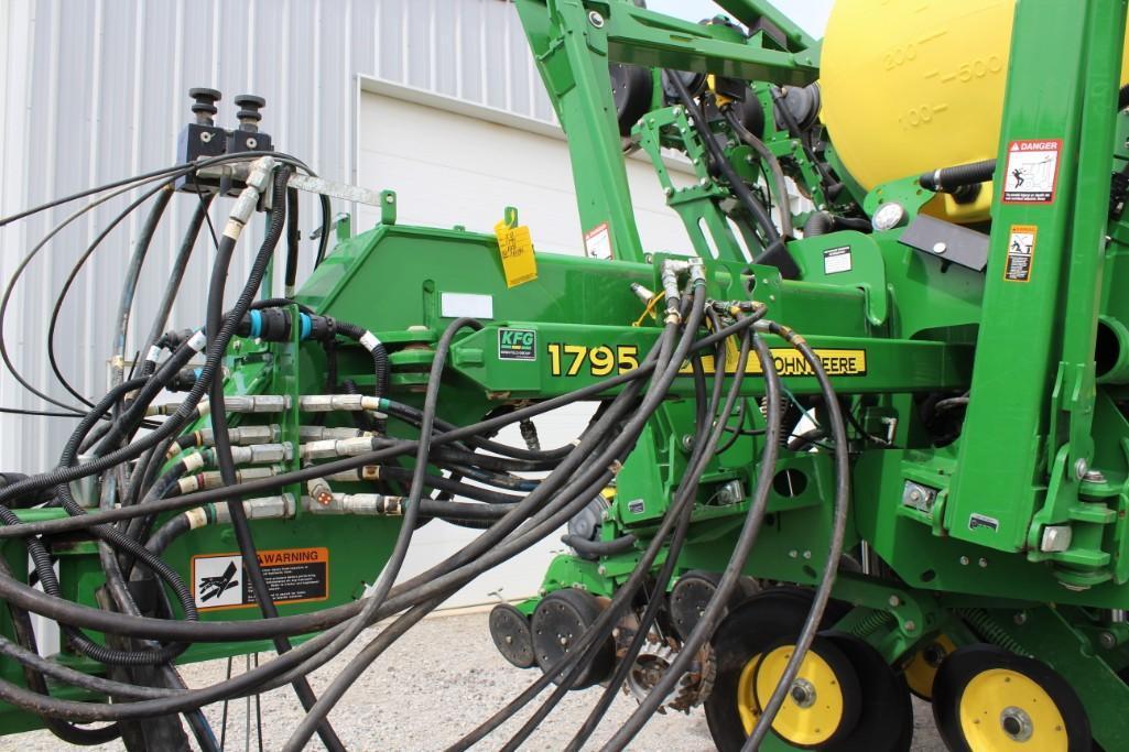 2016 John Deere 1795 CCS 12/24 planter