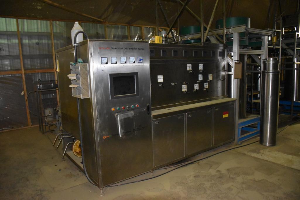 SCFE-300L Supercritical CO2 extraction machine