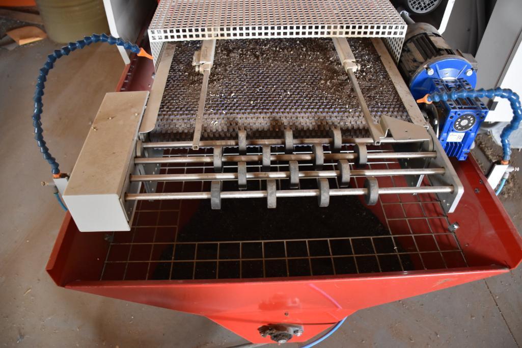 AgriNomix commercial plug tray planting system