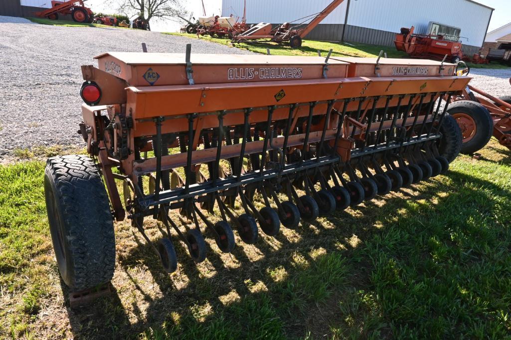 Allis-Chalmers All-Crop 18-hole drill