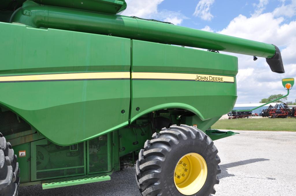 2014 John Deere S660 4wd combine