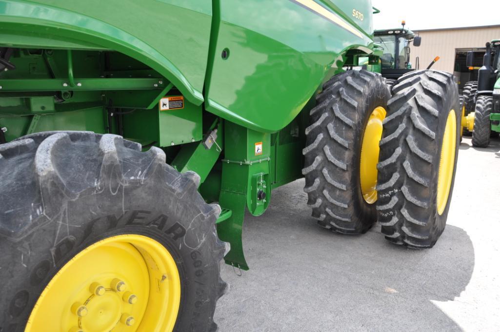 2015 John Deere S670 4wd combine