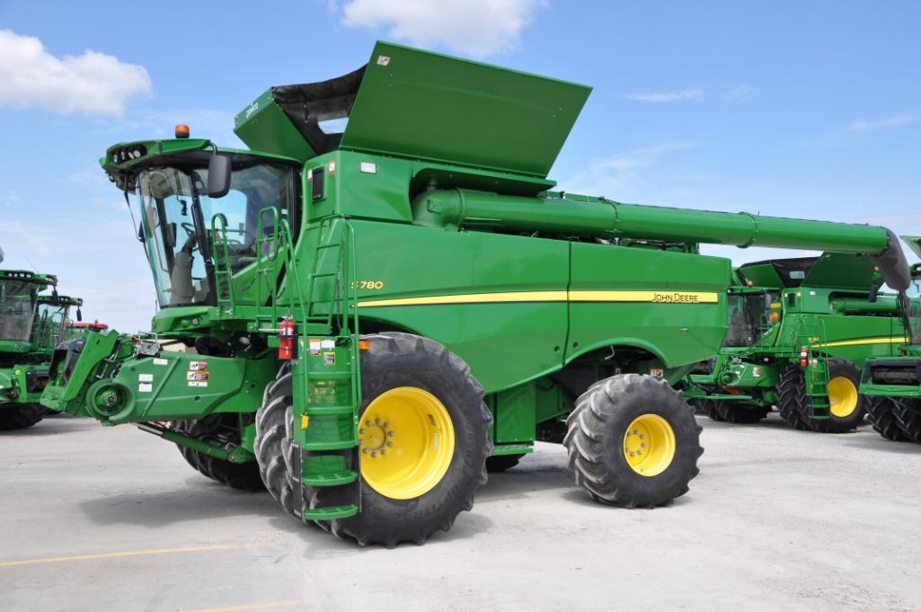 2018 John Deere S780 2wd combine